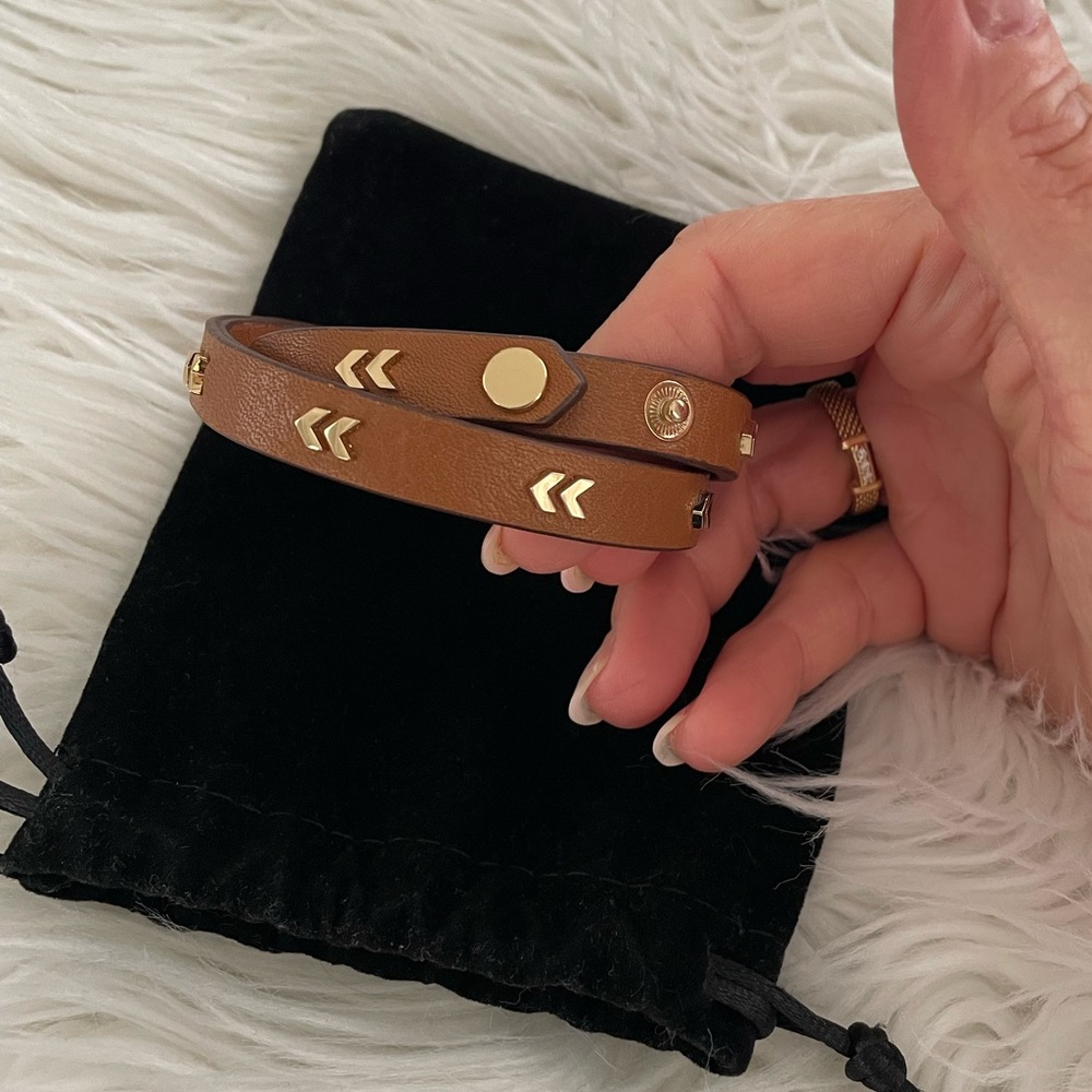 S&D Retired Leather Chevron Wrap Bracelet
Stella & Dot like new